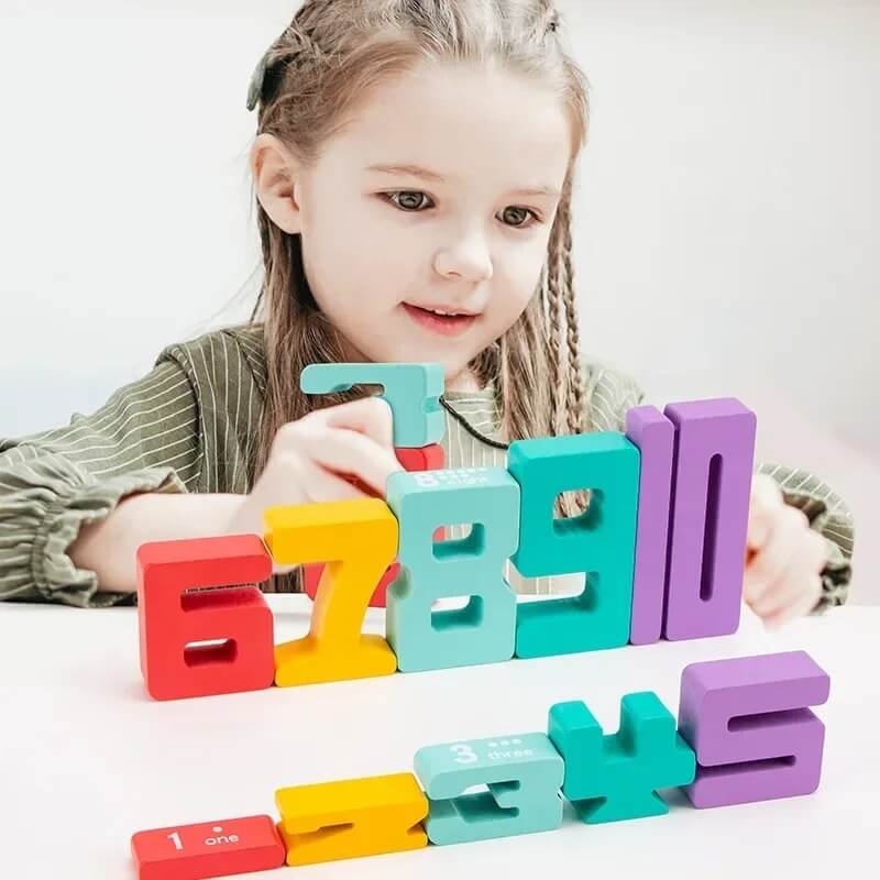 Jeu de construction en bois chiffres fille