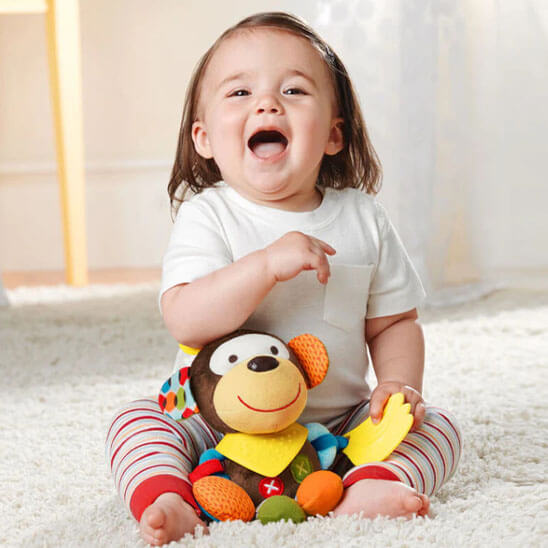 doudou bébé calin partout bebe sourire