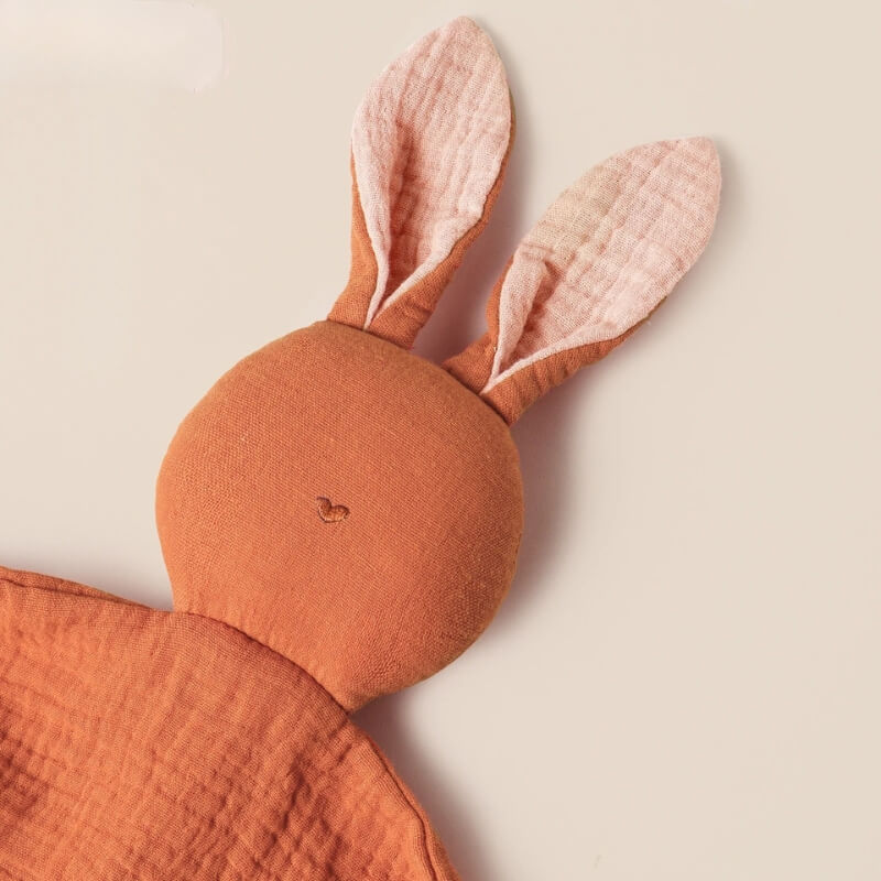 doudou lapin avec cĆur brodĂ© oreille